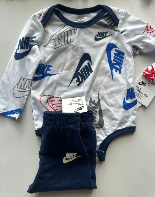 Nike Infant 2 Piece Set